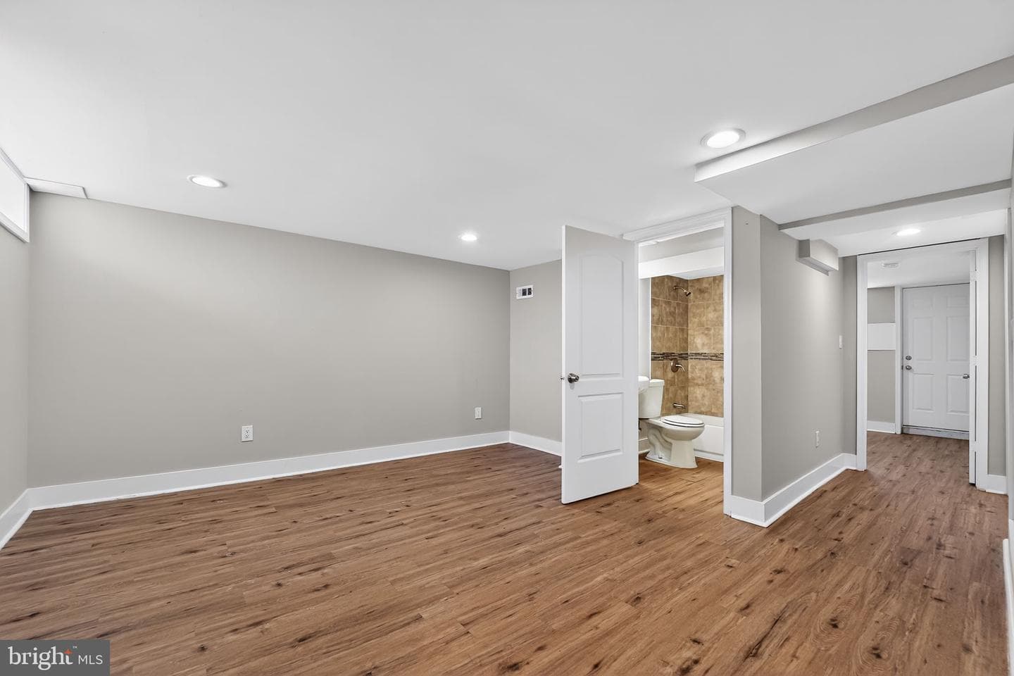 4803 Aberdeen Avenue photo 24
