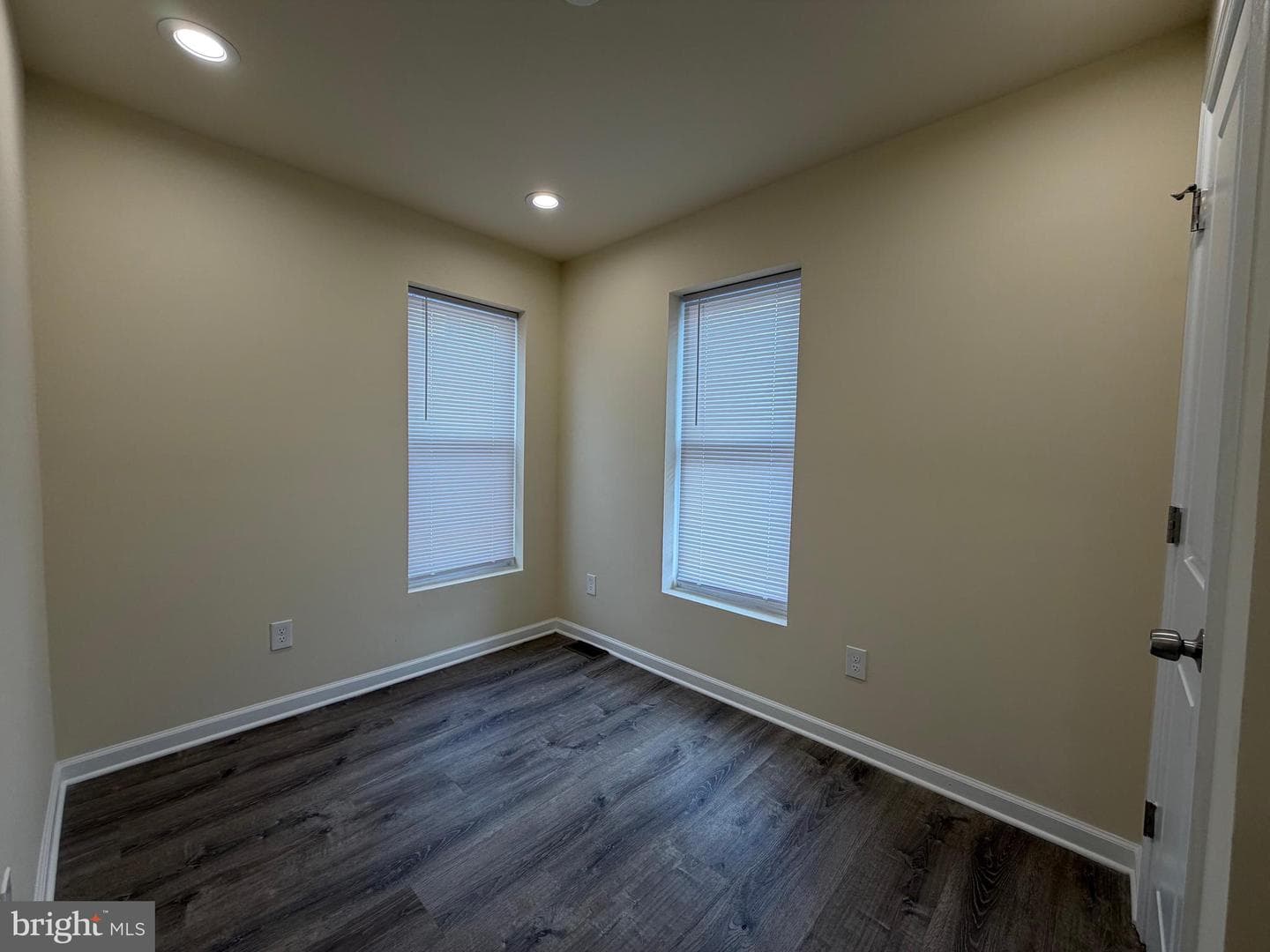 601 N Clinton Street photo 10