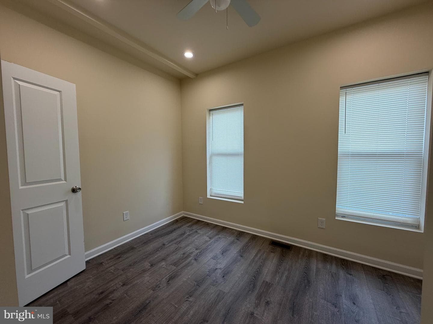 601 N Clinton Street photo 9