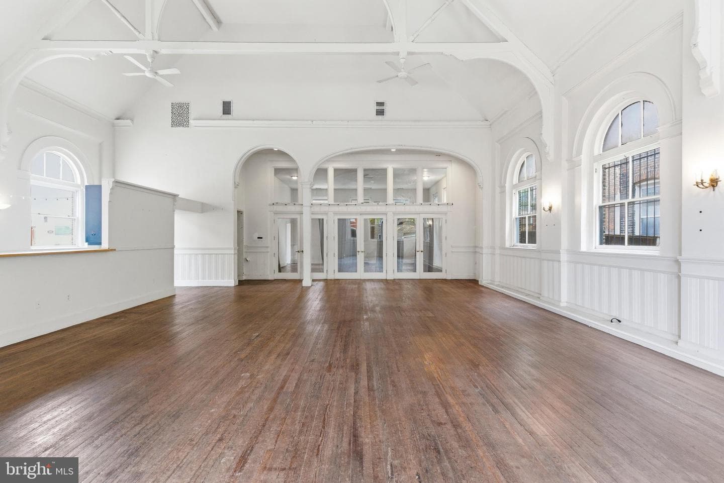 1401 Light St photo 3