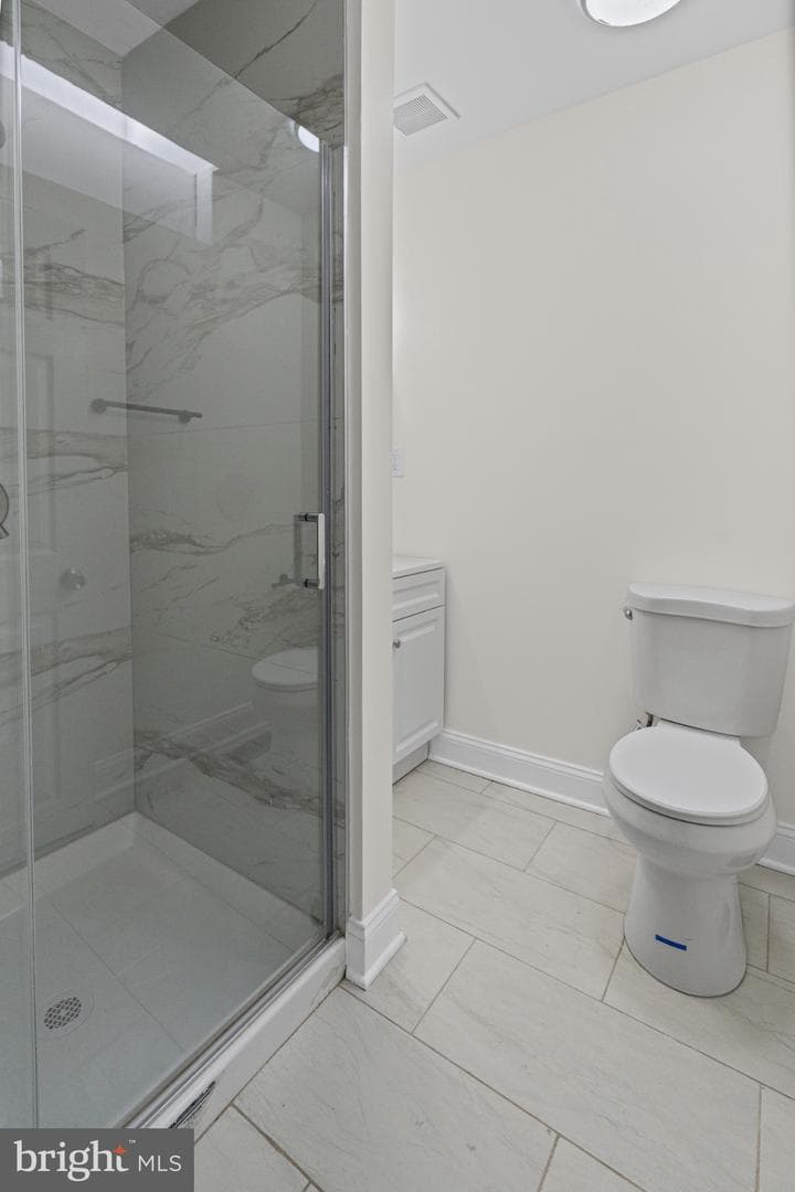 2022 Cliftwood Avenue photo 14