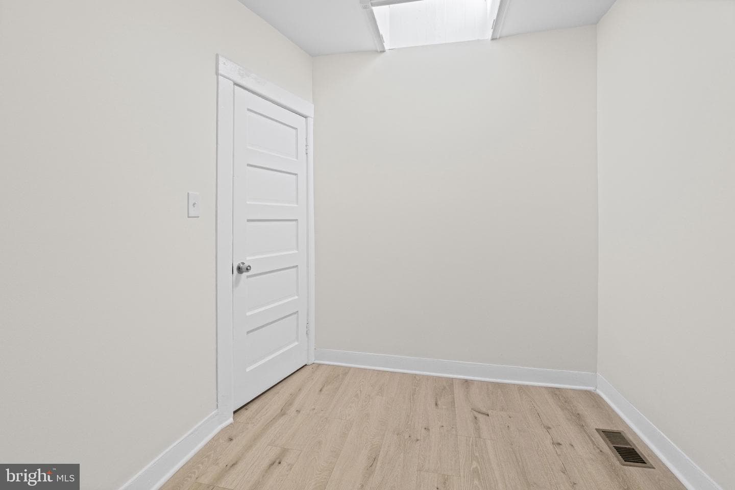 2022 Cliftwood Avenue photo 16