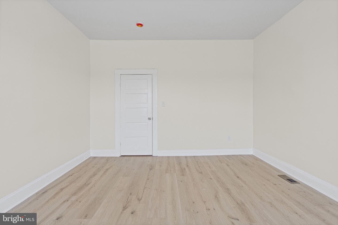 2022 Cliftwood Avenue photo 18