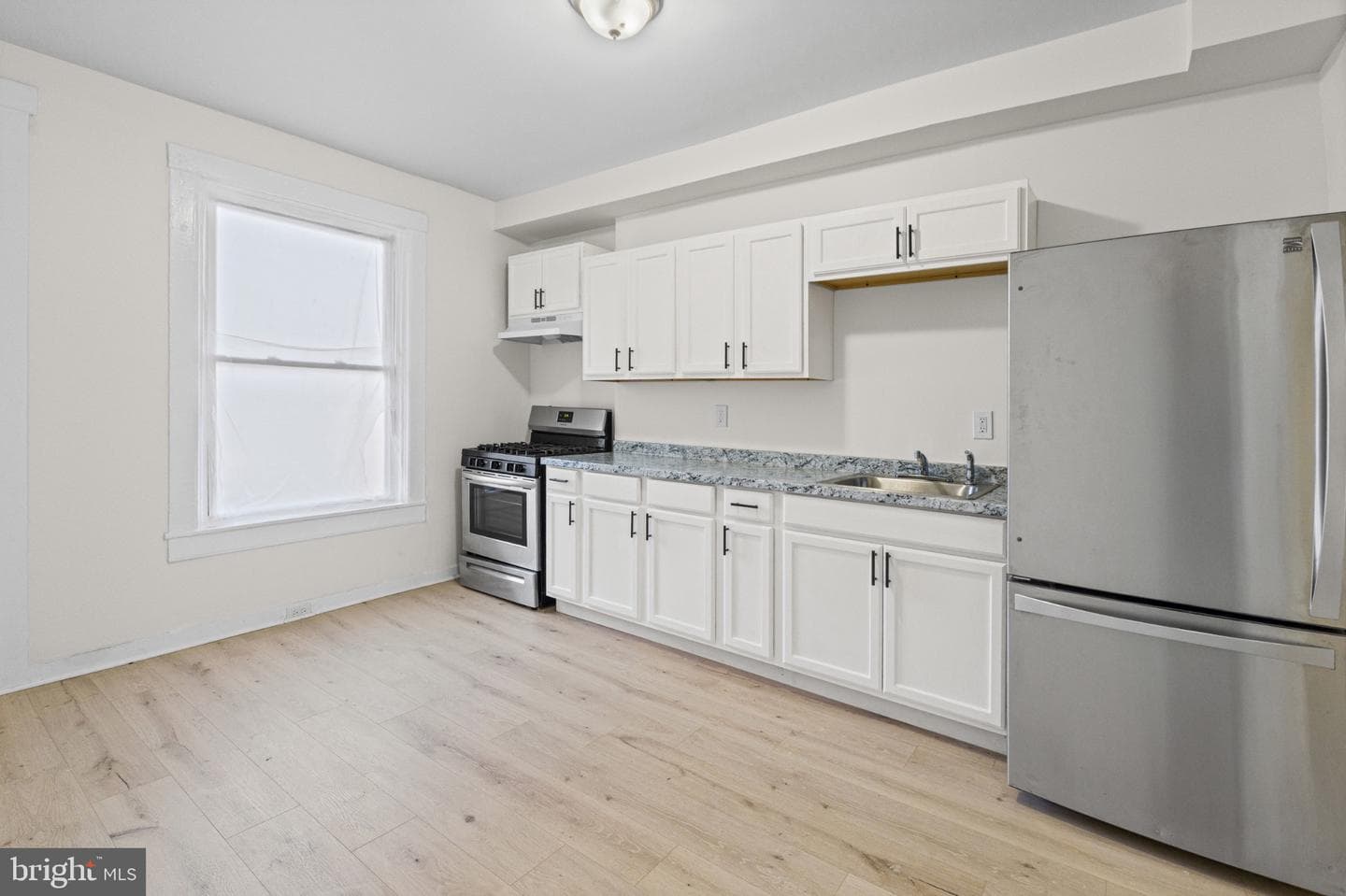 2022 Cliftwood Avenue photo 6