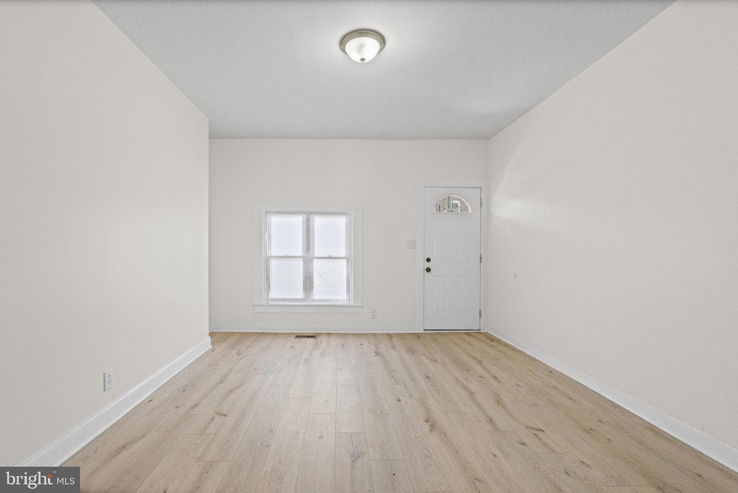 2022 Cliftwood Avenue photo 9