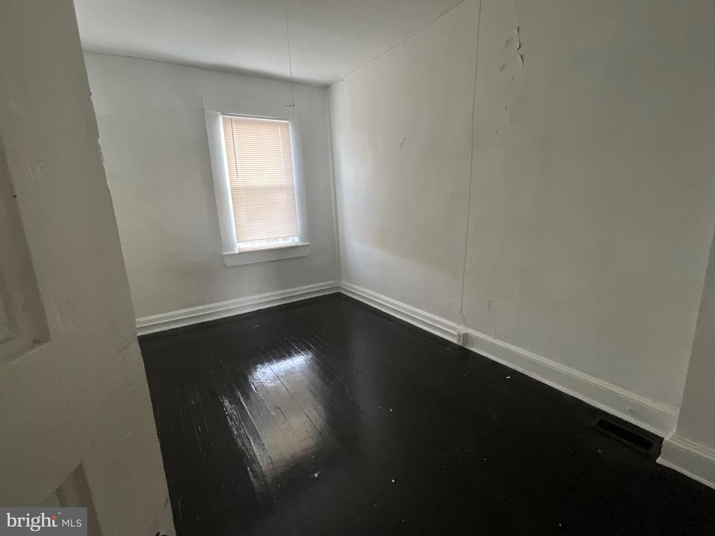 1723 E 25th Street photo 9