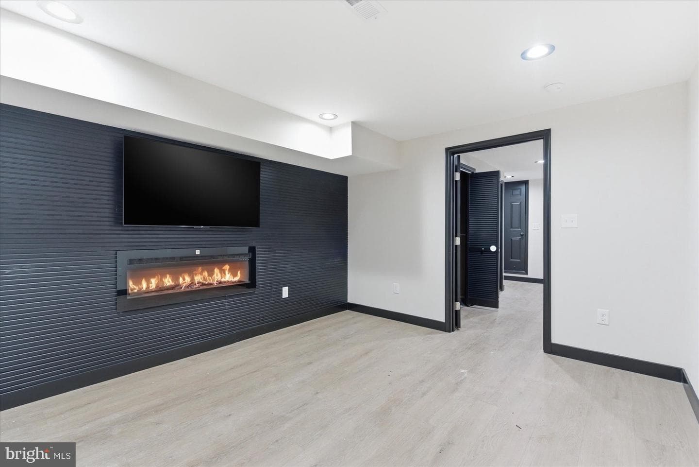 4209 Old Frederick Road photo 16