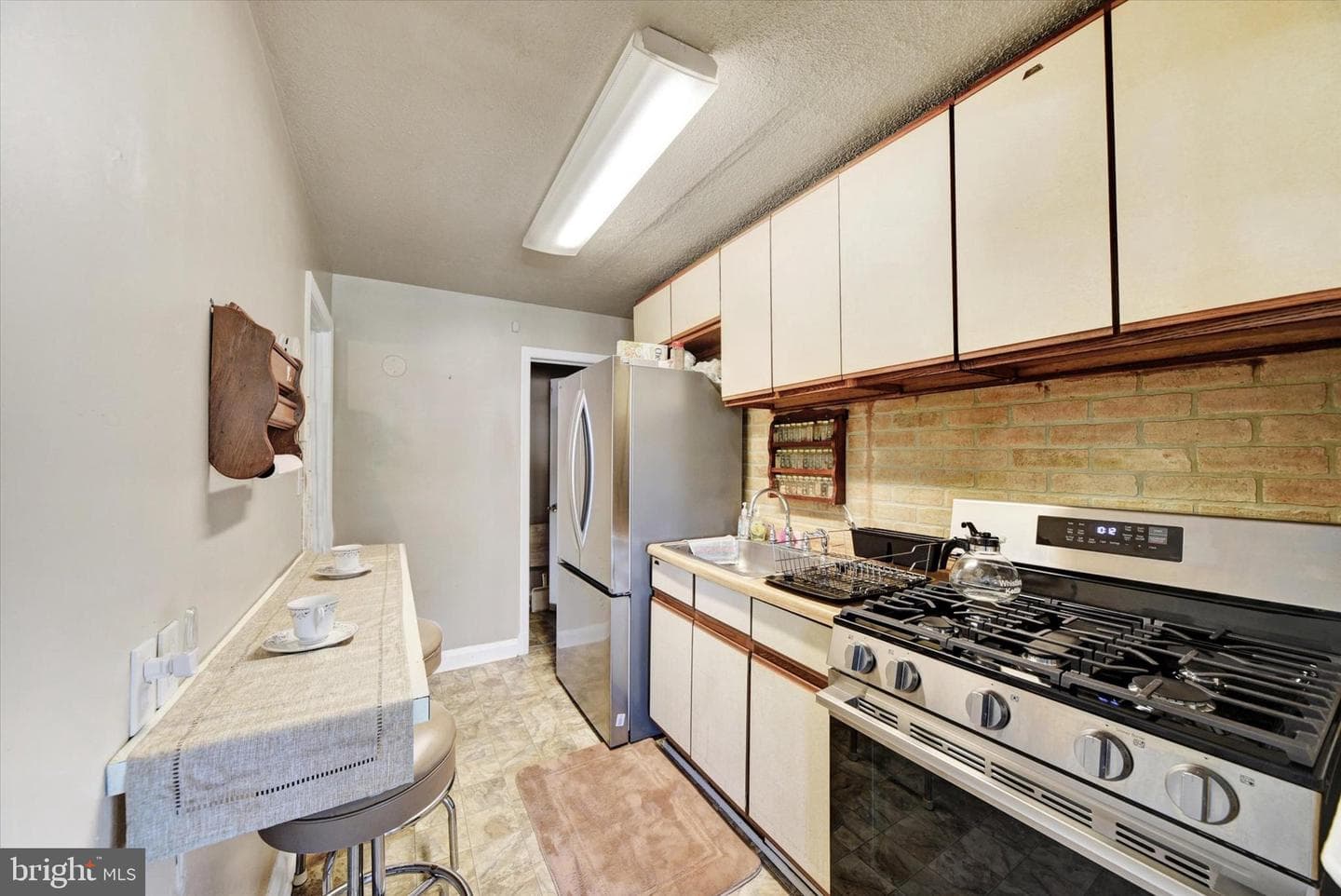 714 Bethnal Road photo 10