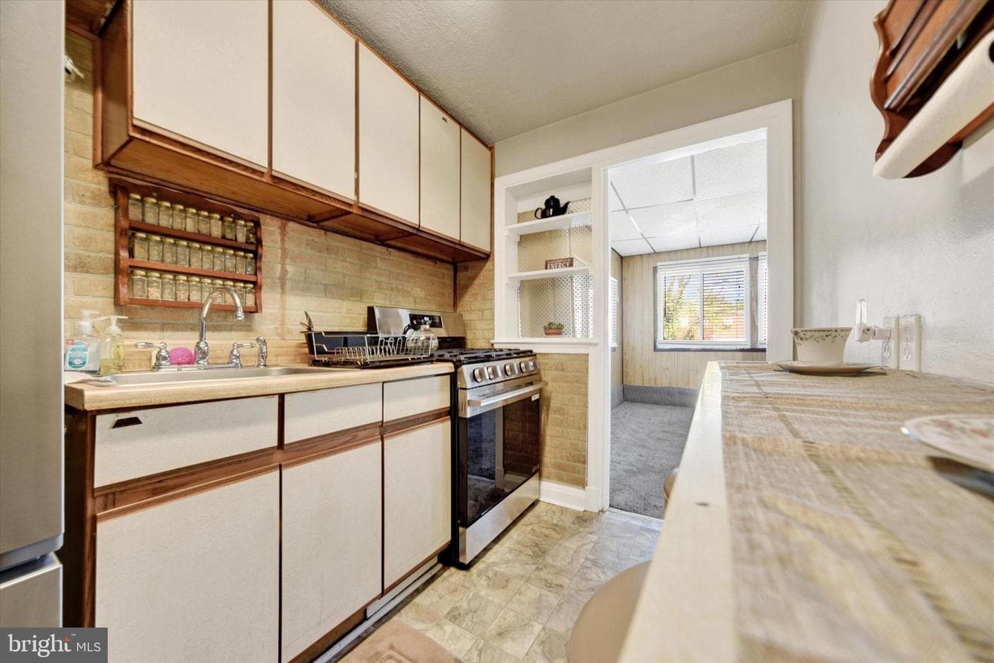 714 Bethnal Road photo 11