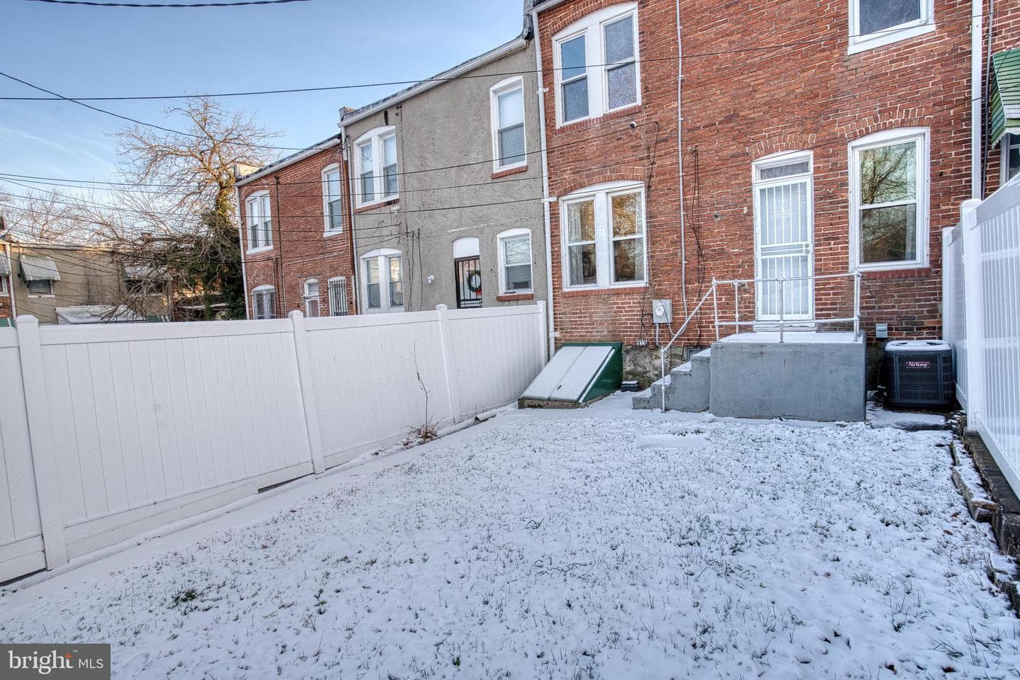 3404 W Franklin Street photo 24