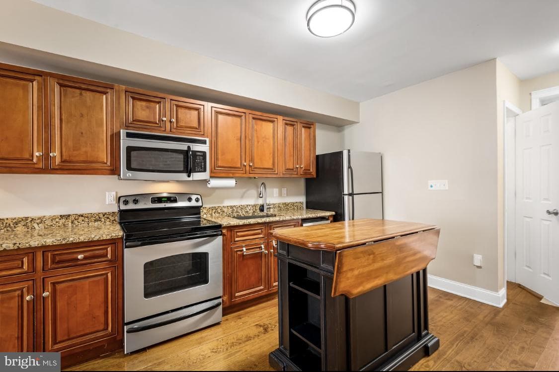 444 E Clement Street photo 11