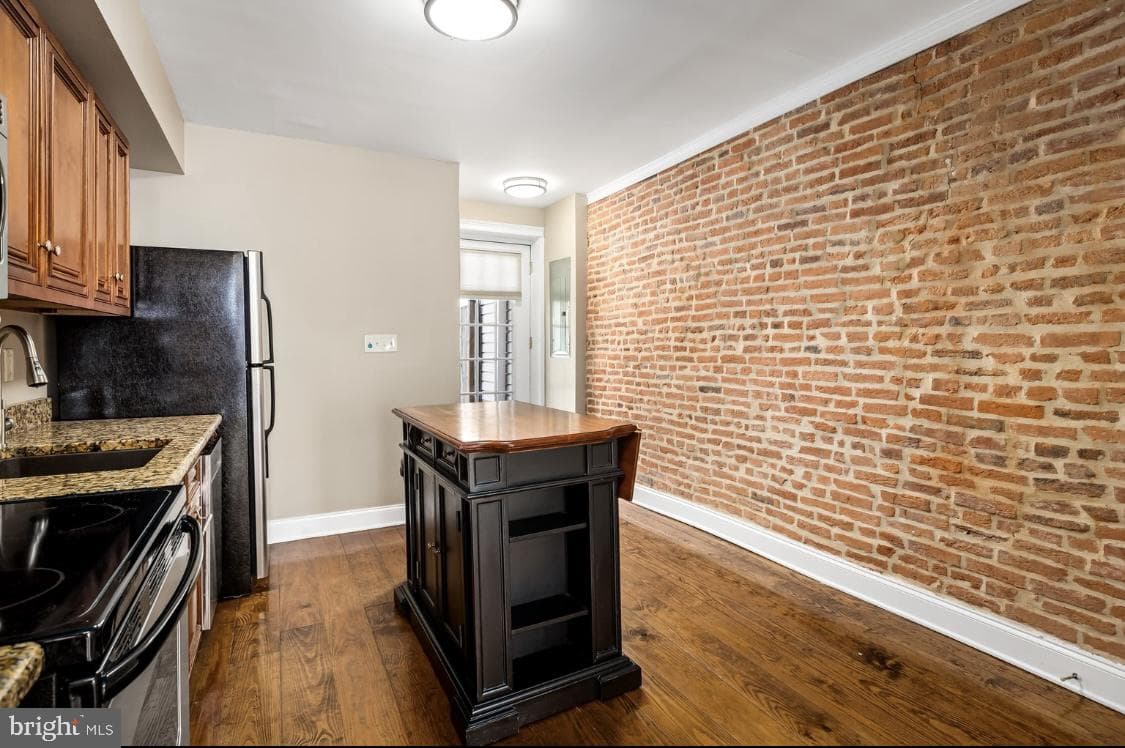 444 E Clement Street photo 13
