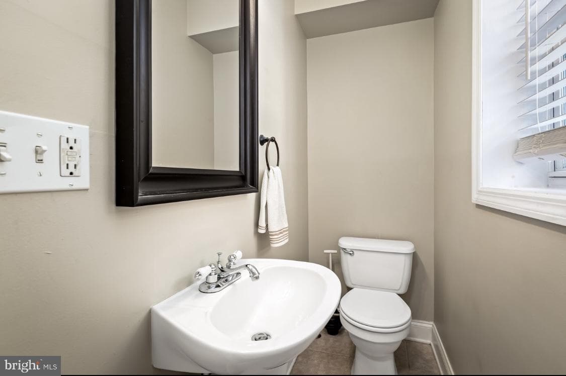 444 E Clement Street photo 16