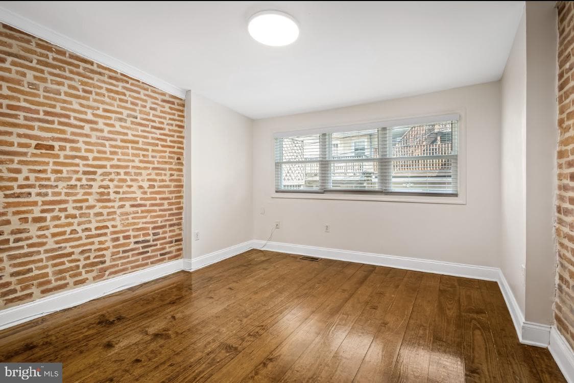 444 E Clement Street photo 19