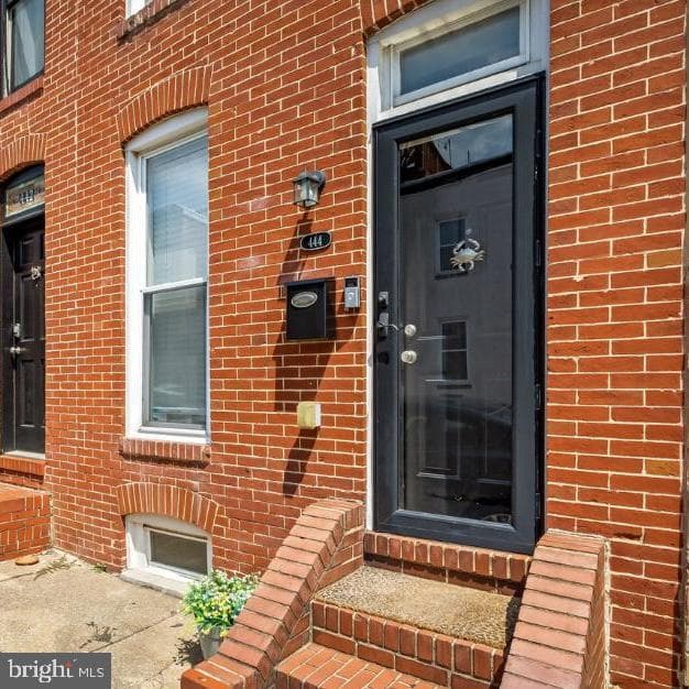 444 E Clement Street photo 2