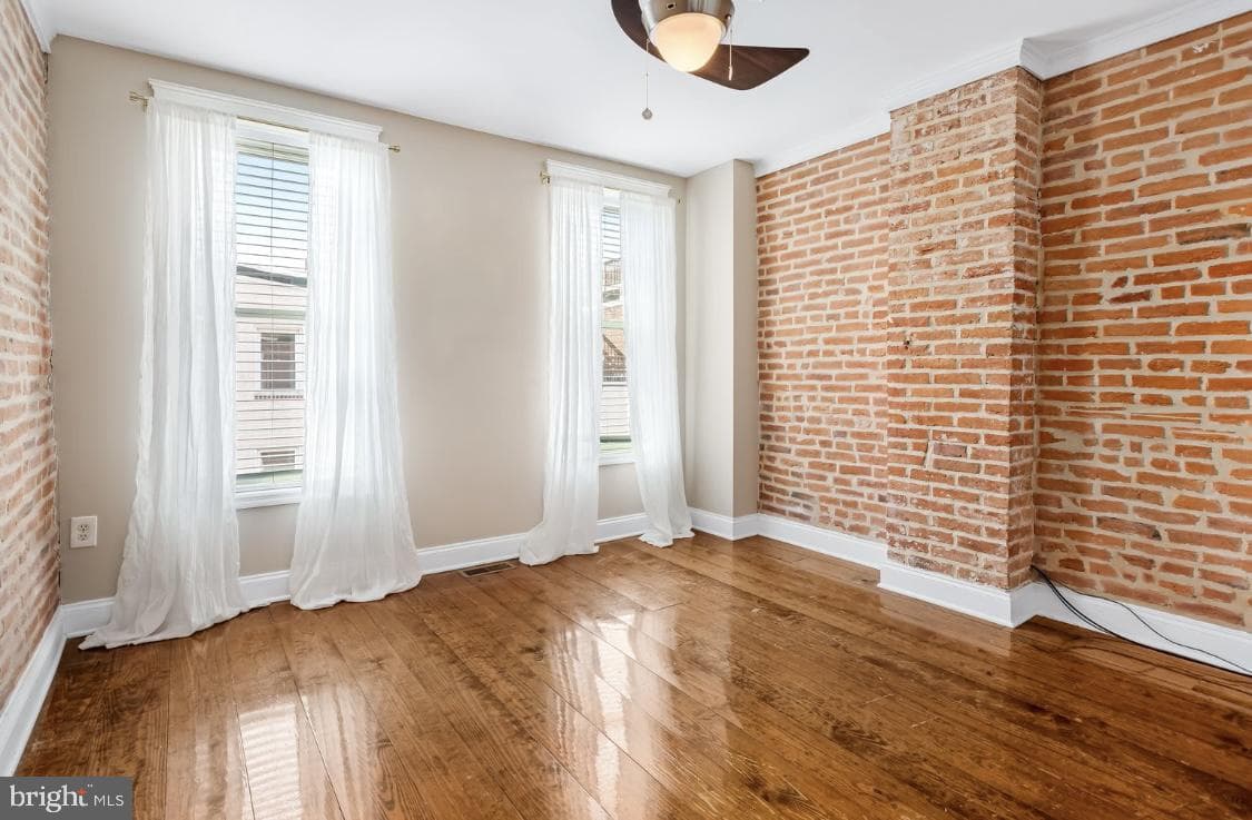 444 E Clement Street photo 24