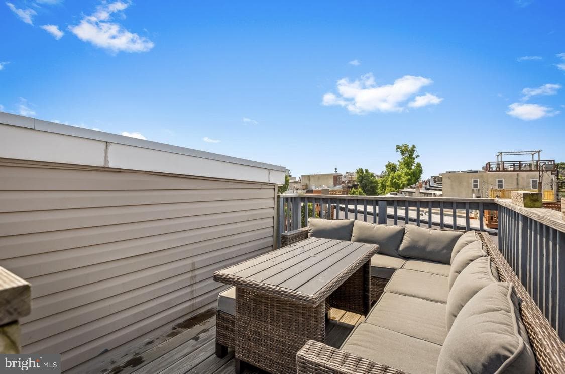 444 E Clement Street photo 29