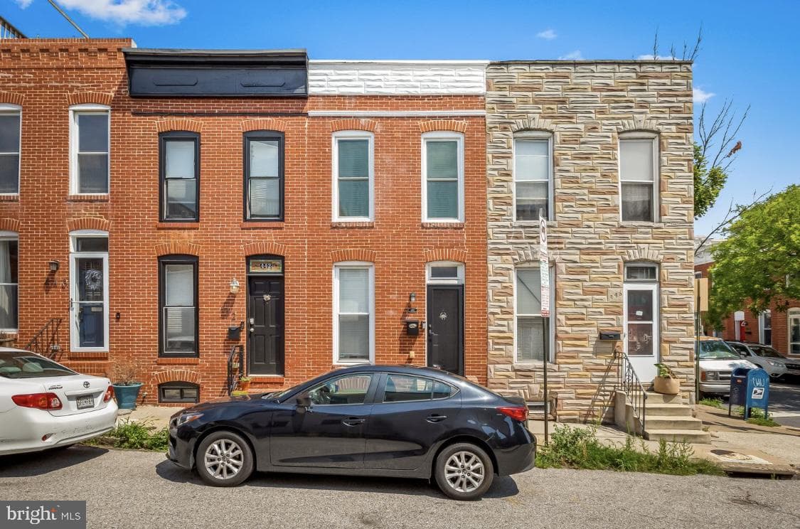 444 E Clement Street photo 3