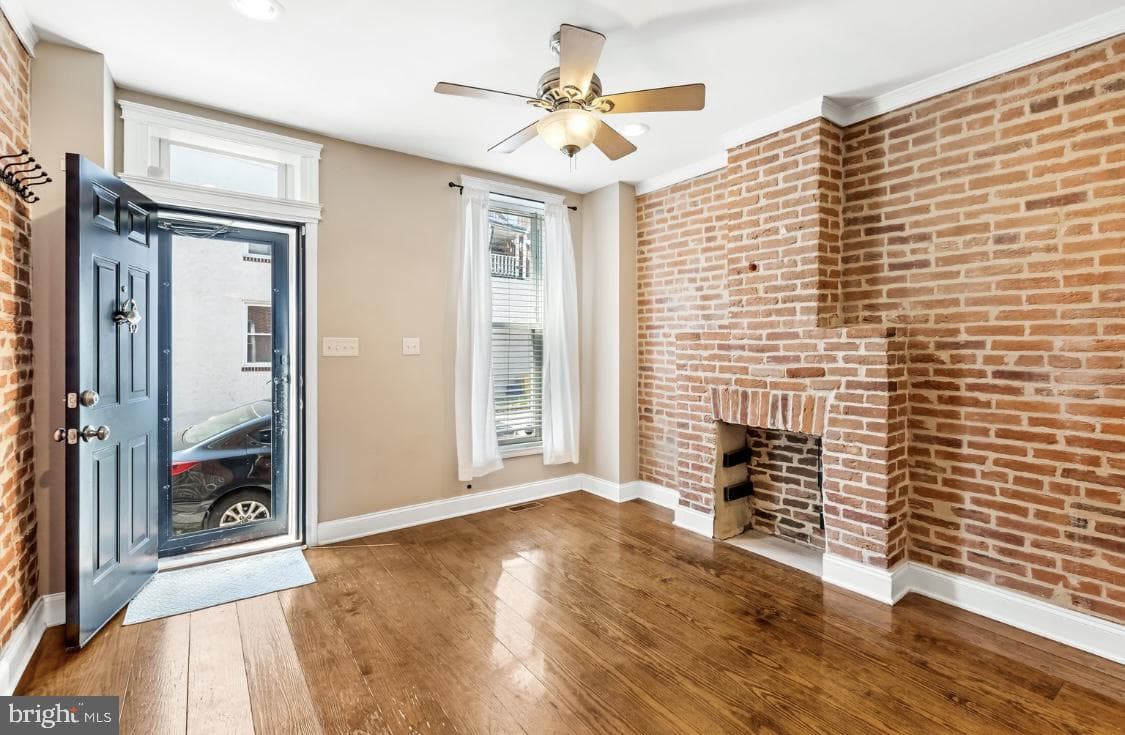 444 E Clement Street photo 7