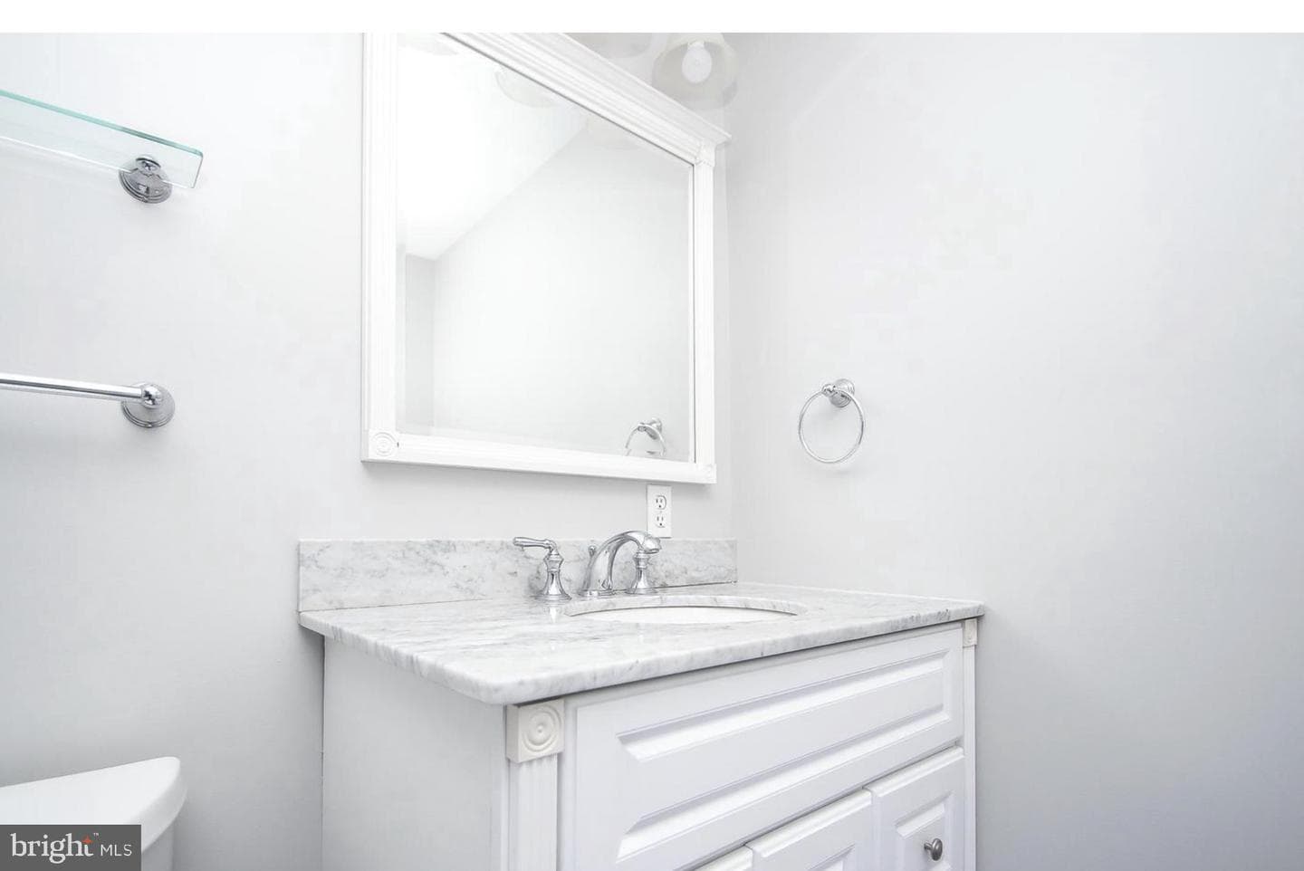 1109 William Street photo 26