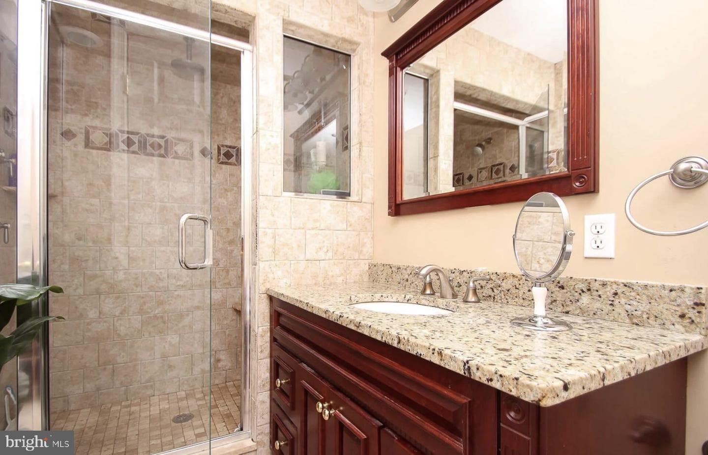 1109 William Street photo 30