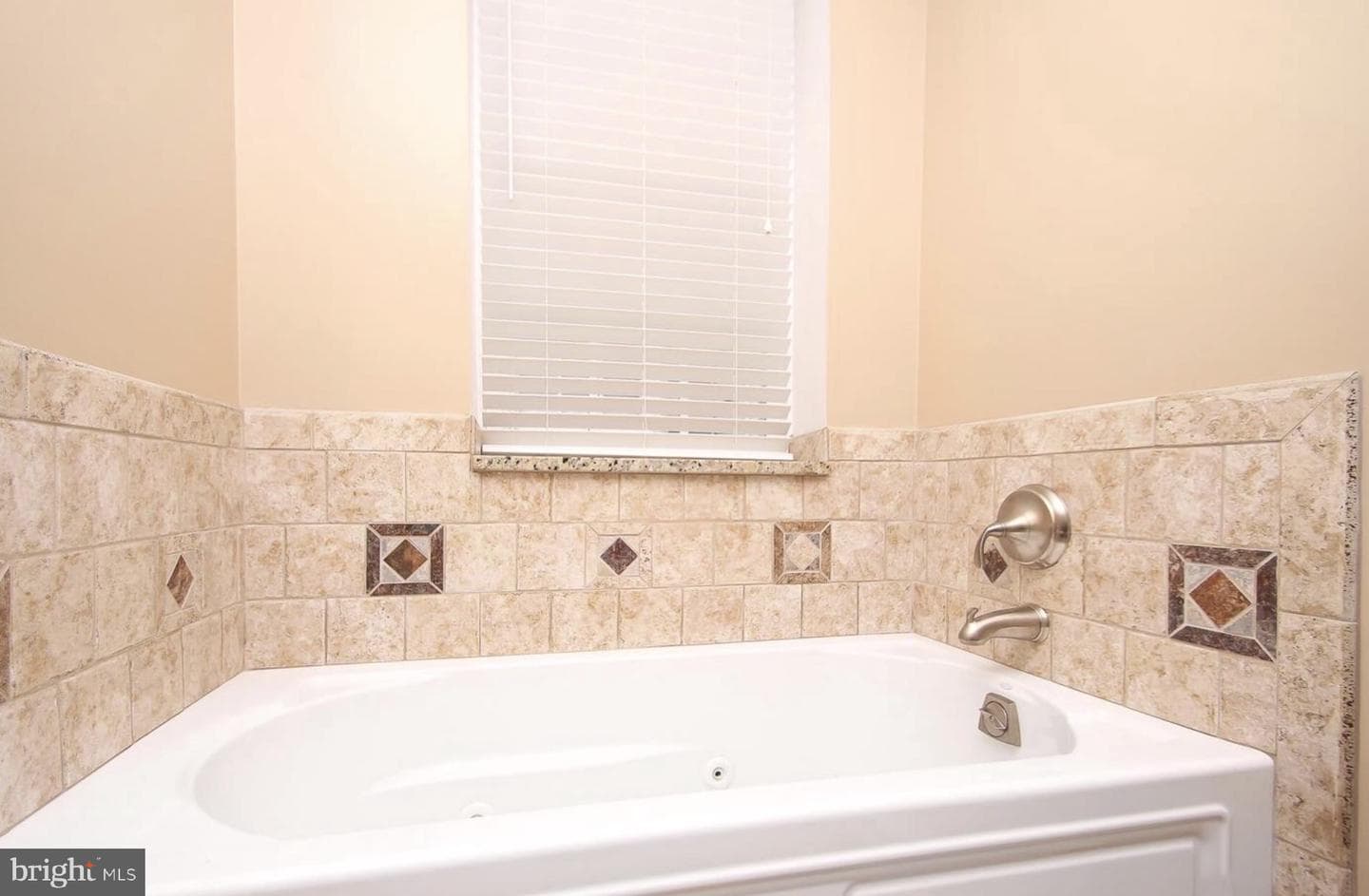 1109 William Street photo 31