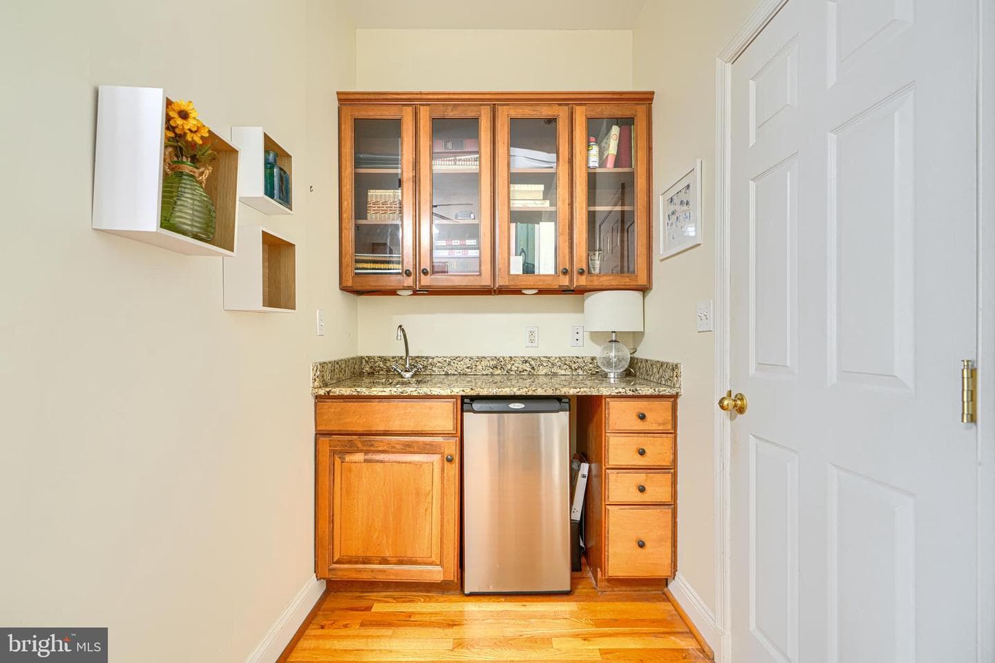 1109 William Street photo 37