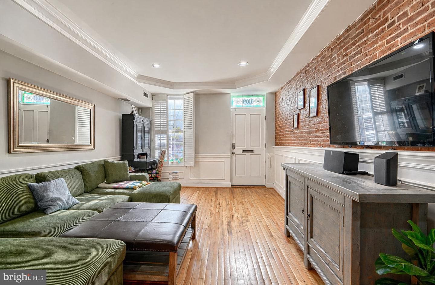 1109 William Street photo 4