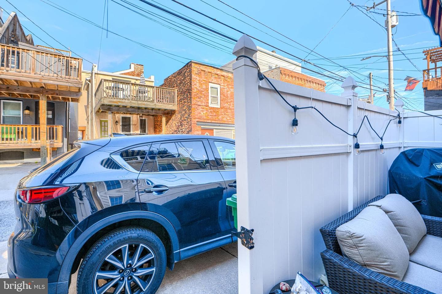 1109 William Street photo 48