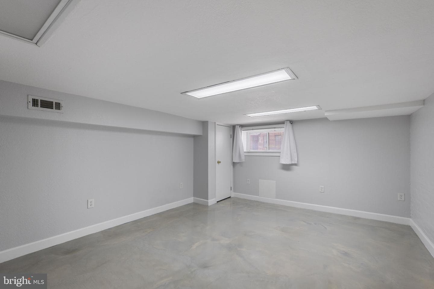 902 Grundy Street photo 19