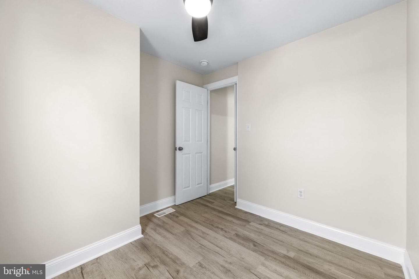 2723 Hampden Avenue photo 29