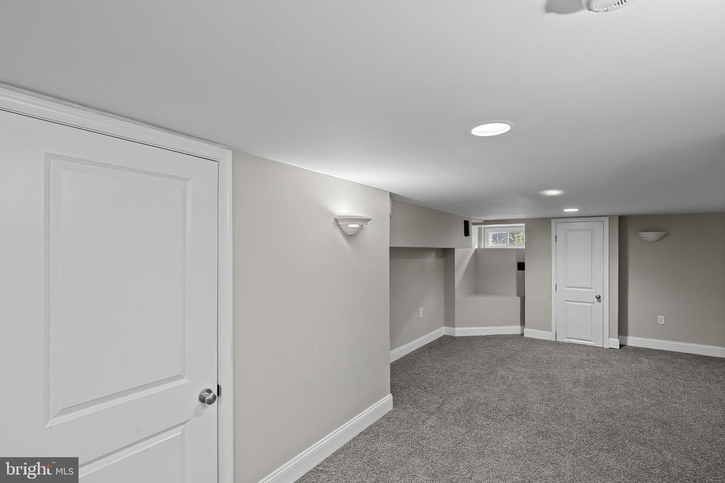 1525 W Pratt Street photo 17