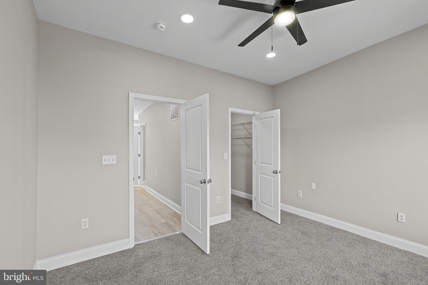 1525 W Pratt Street photo 29