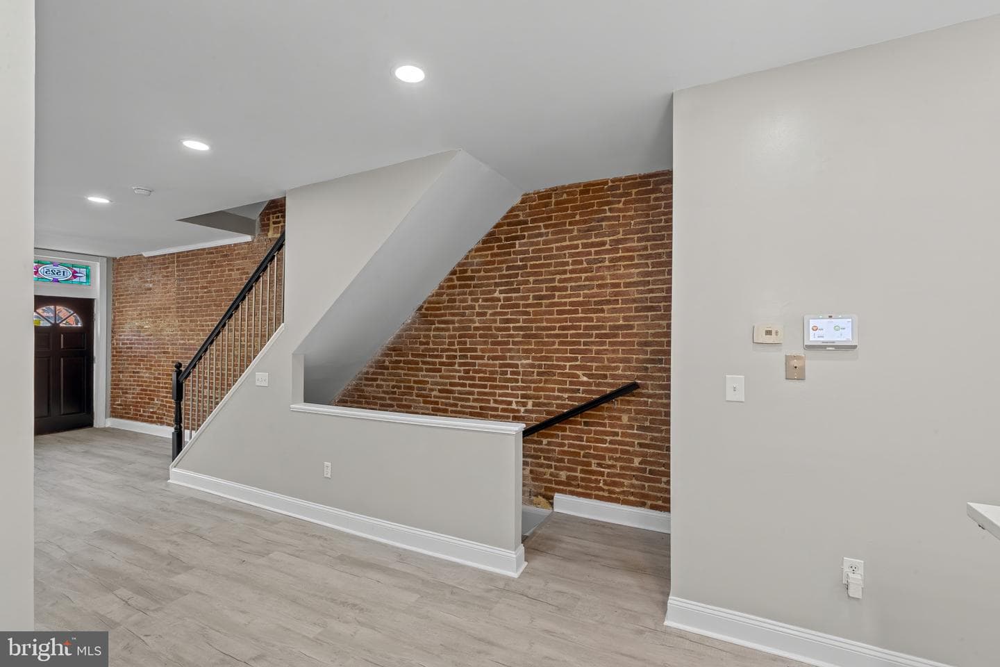 1525 W Pratt Street photo 6