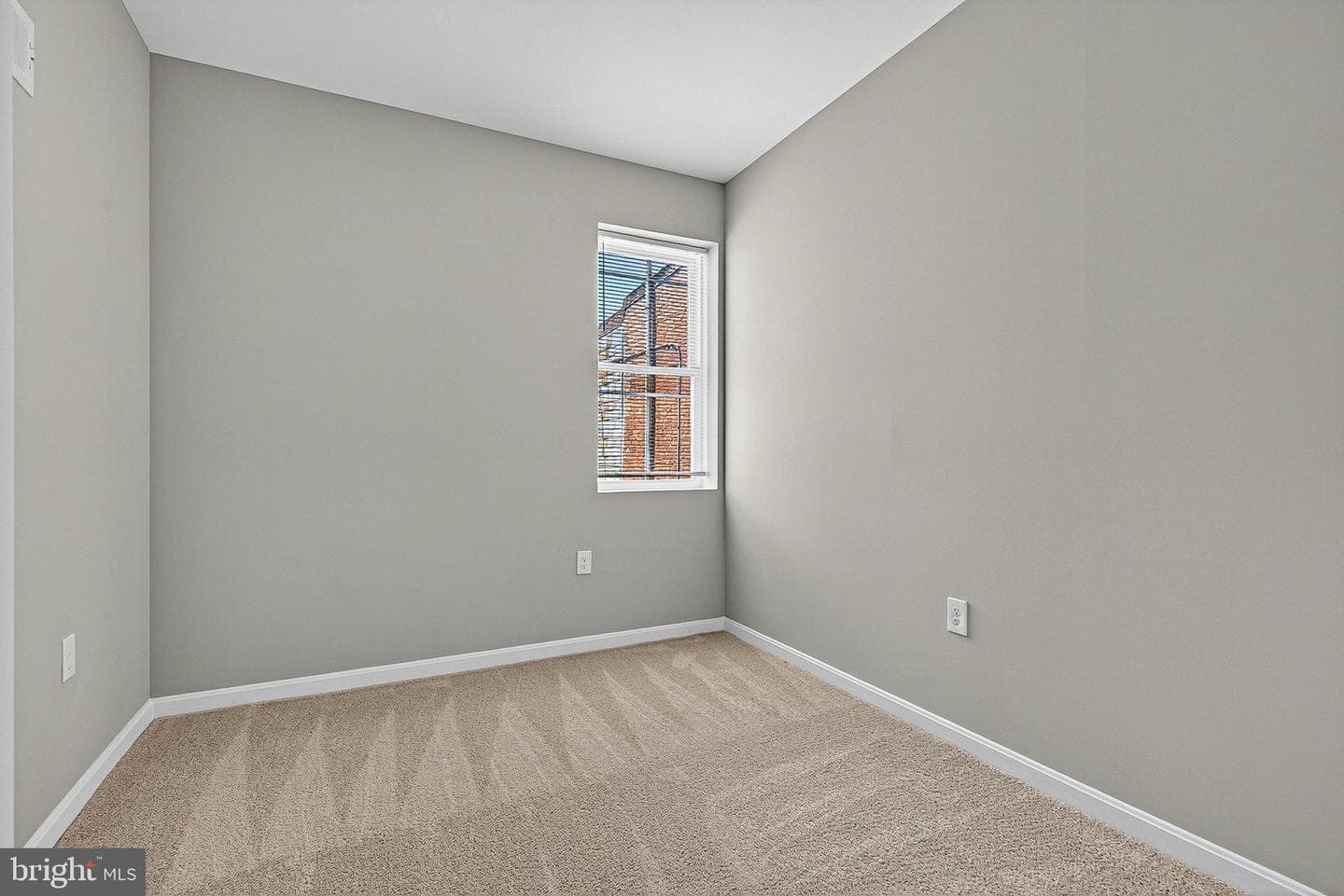 1725 E Oliver Street photo 15