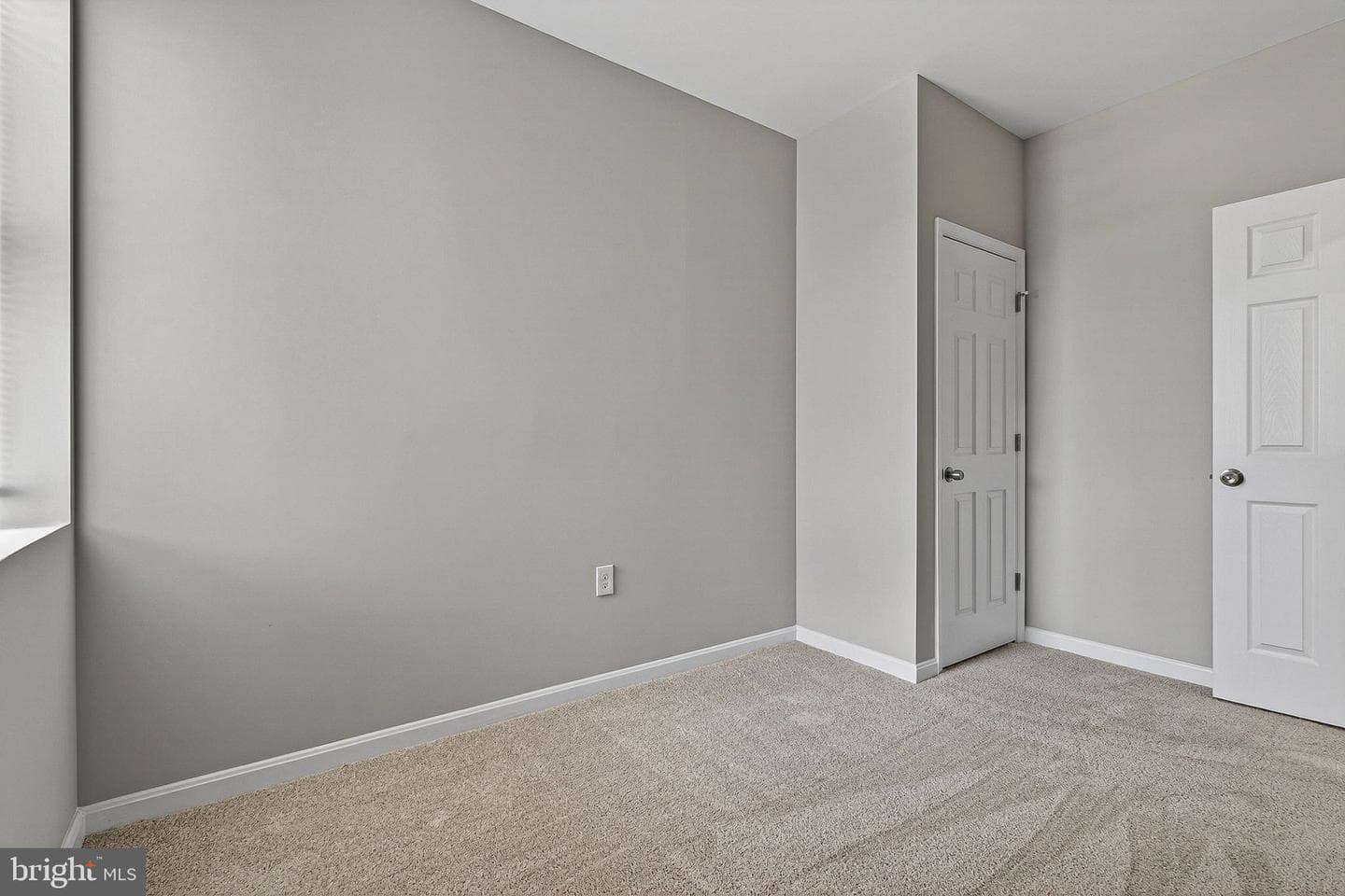 1725 E Oliver Street photo 17