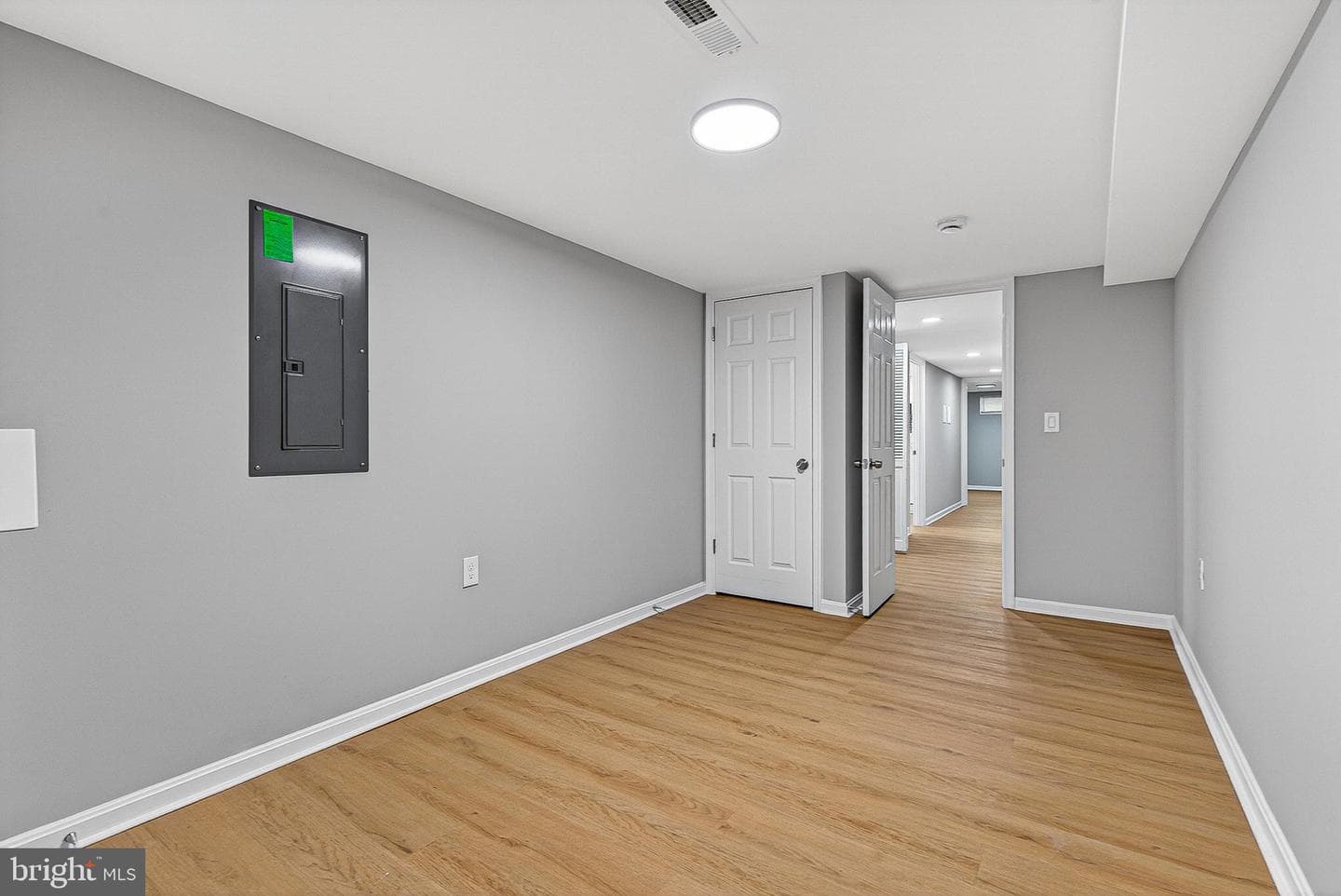 1725 E Oliver Street photo 27