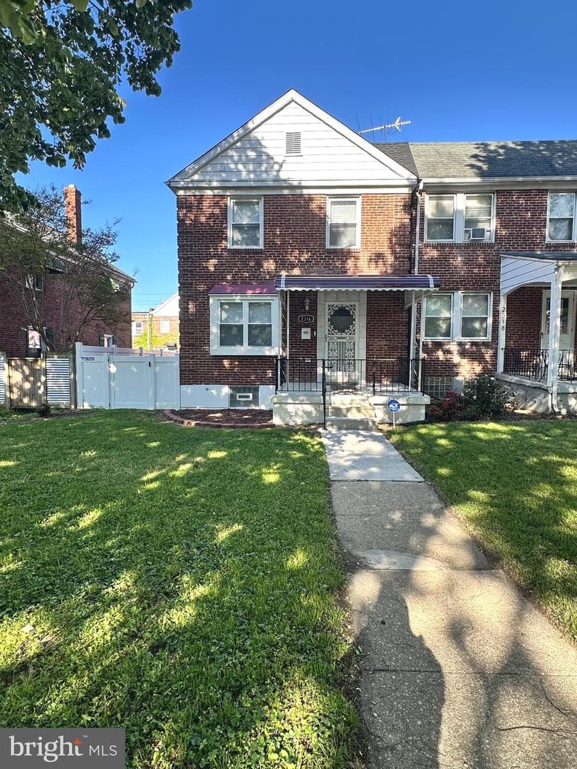 2316 Ashburton Street photo 3