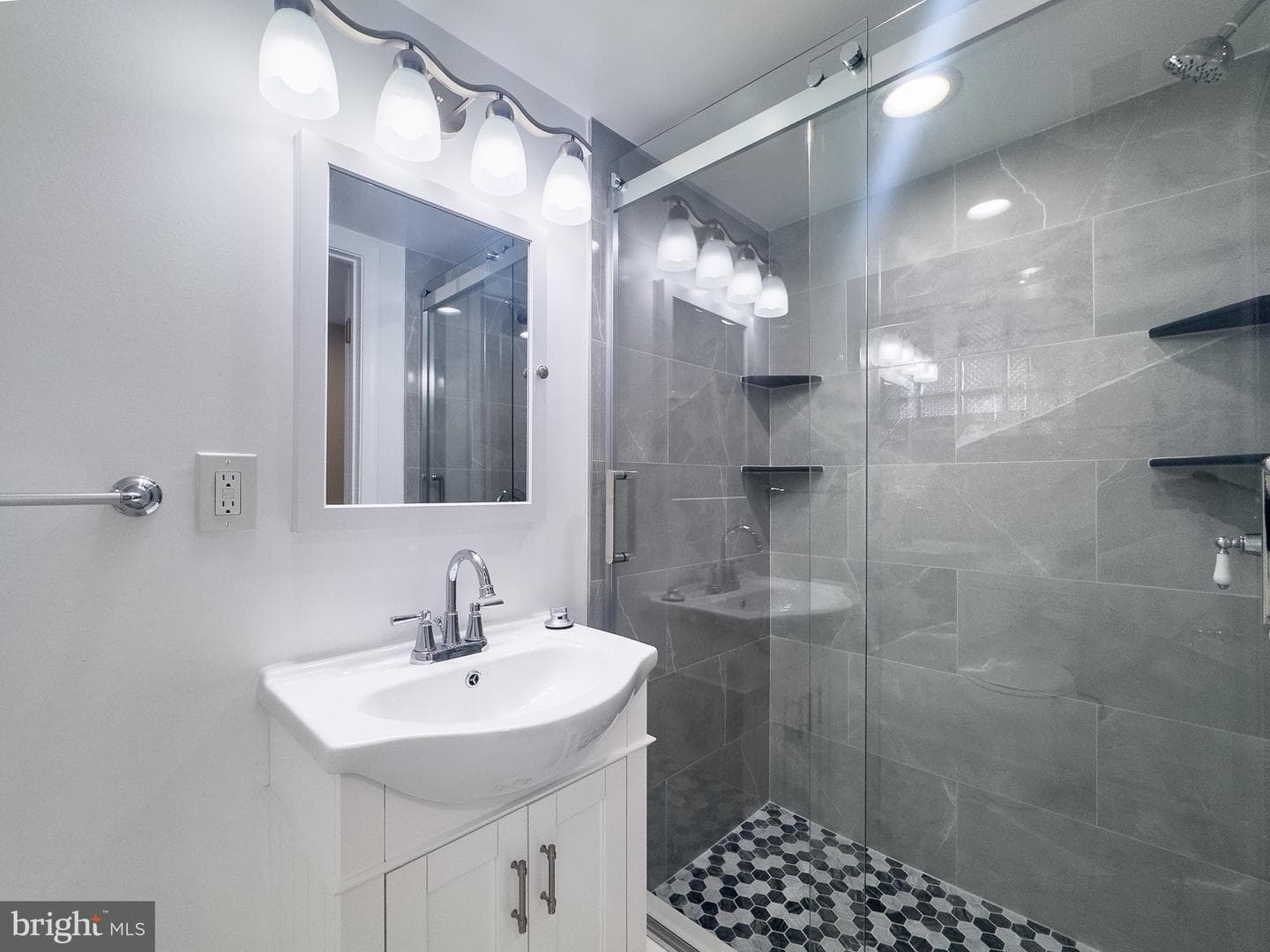 2316 Ashburton Street photo 66