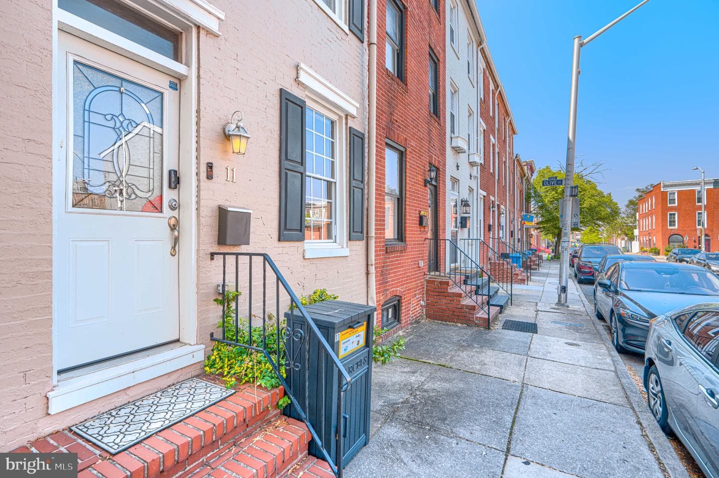 11 W West Street photo 4
