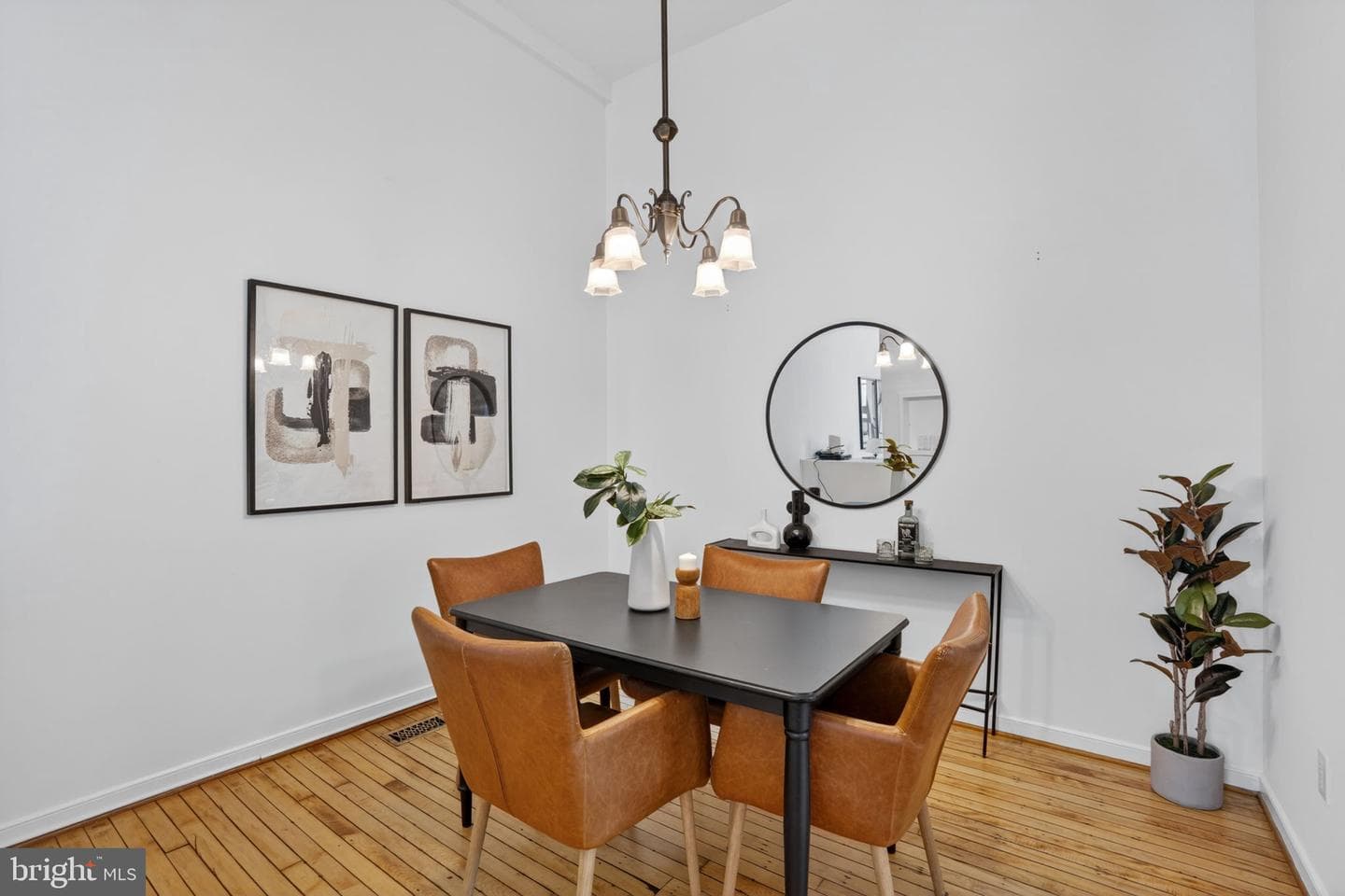823 S Sharp Street photo 12