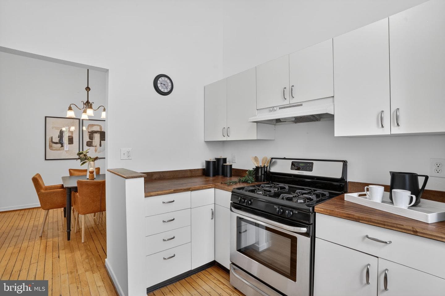 823 S Sharp Street photo 16
