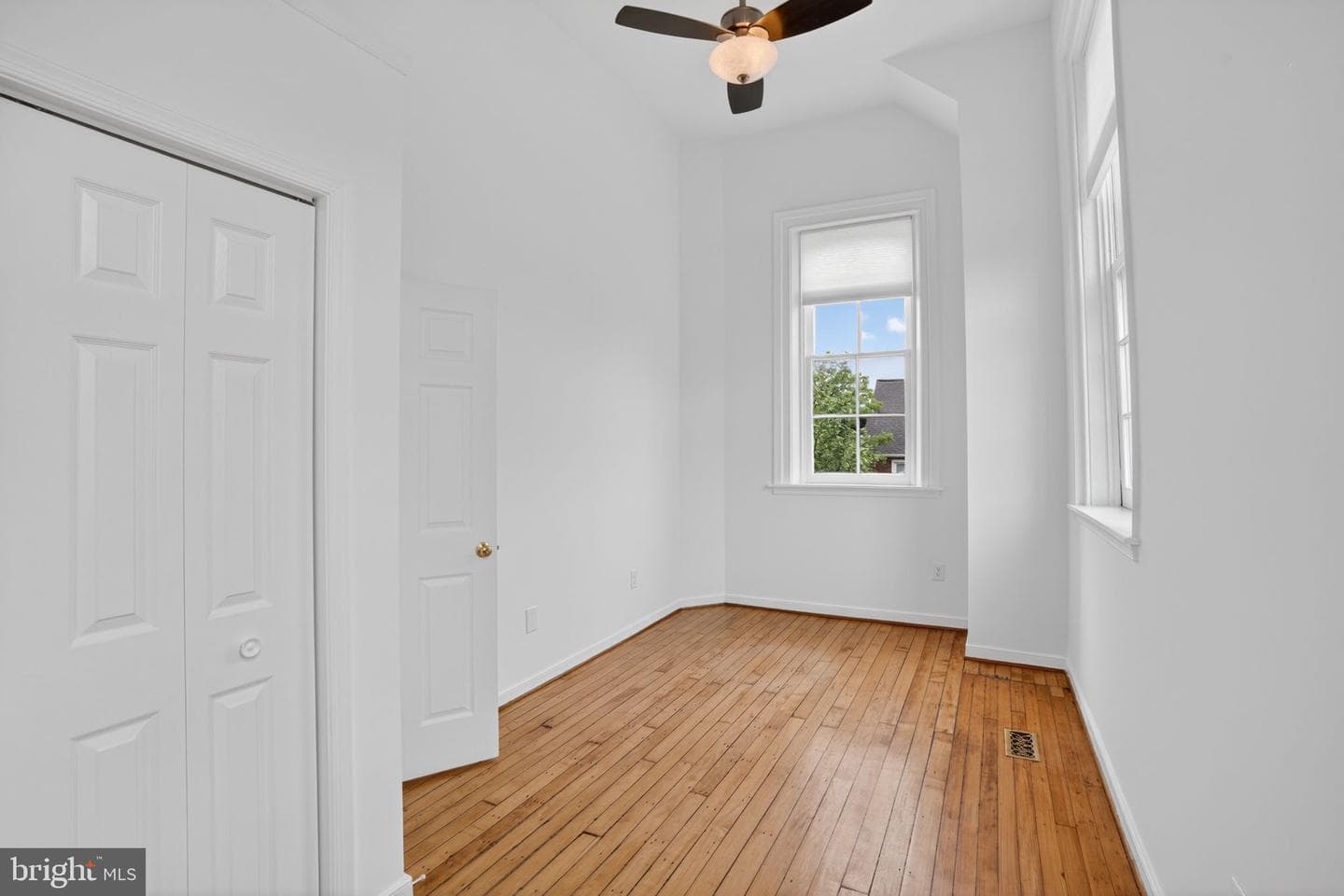 823 S Sharp Street photo 32
