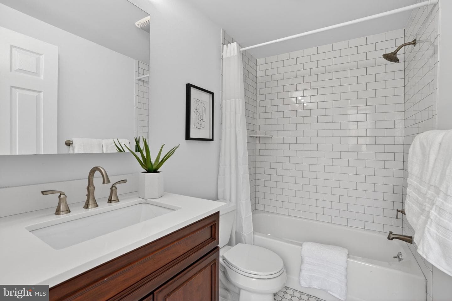 823 S Sharp Street photo 34