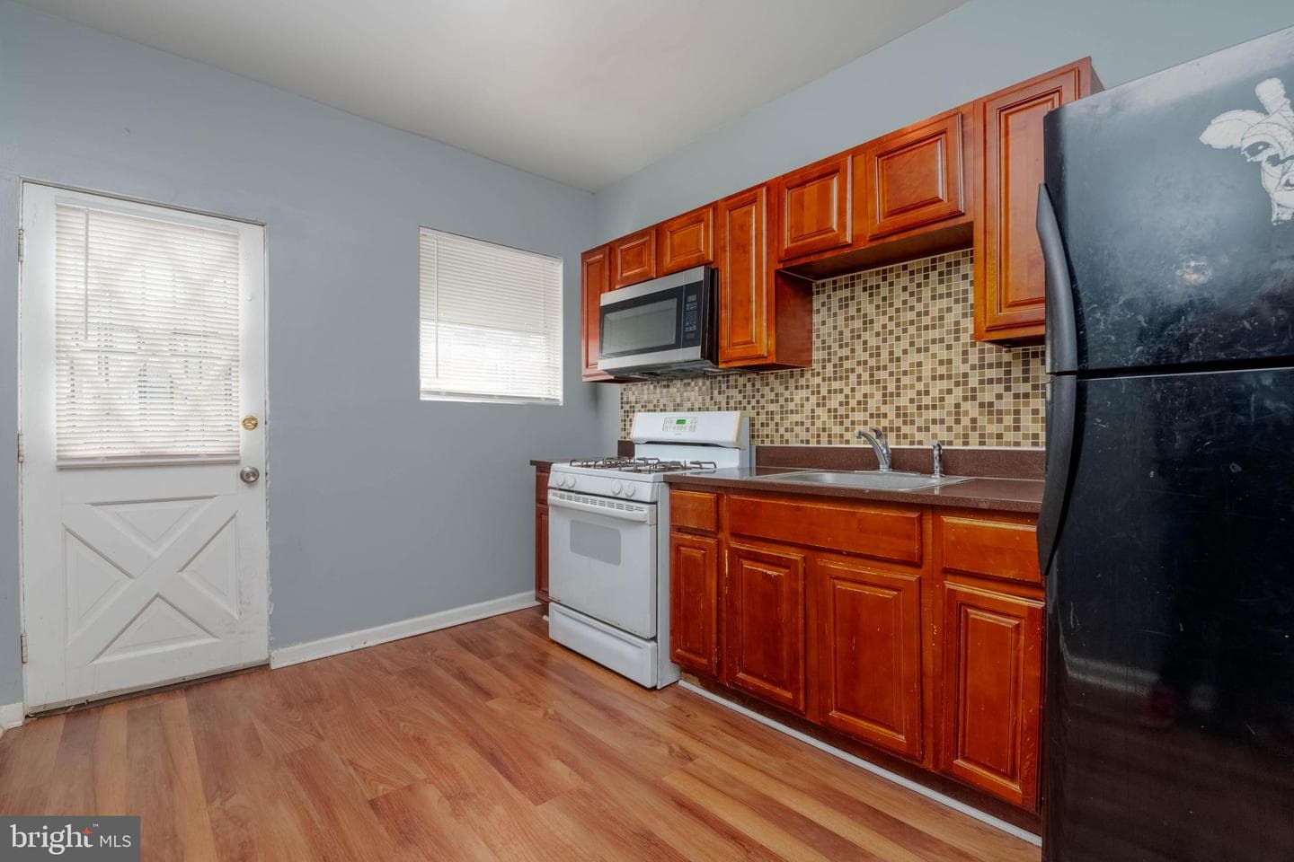 2850 Mayfield Avenue photo 13