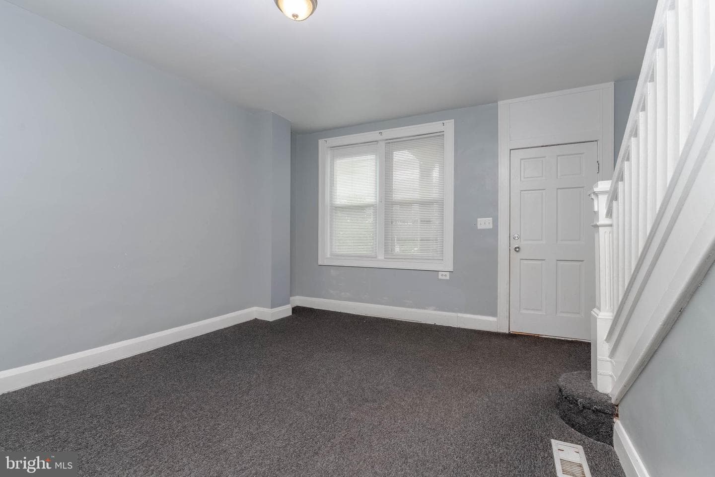 2850 Mayfield Avenue photo 4