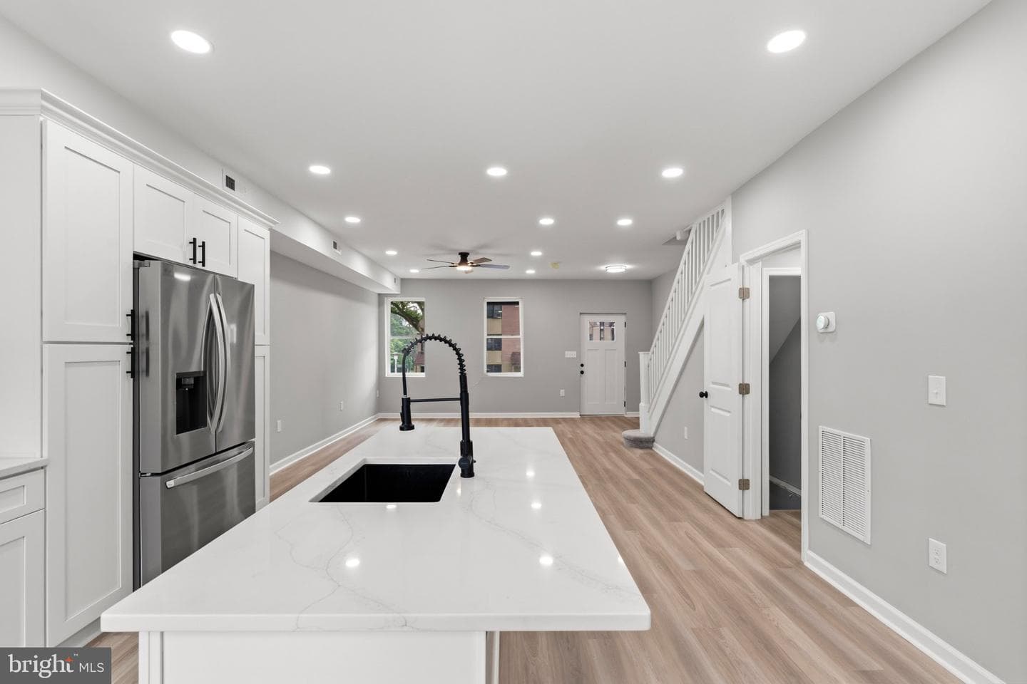 2600 Oswego Avenue photo 5