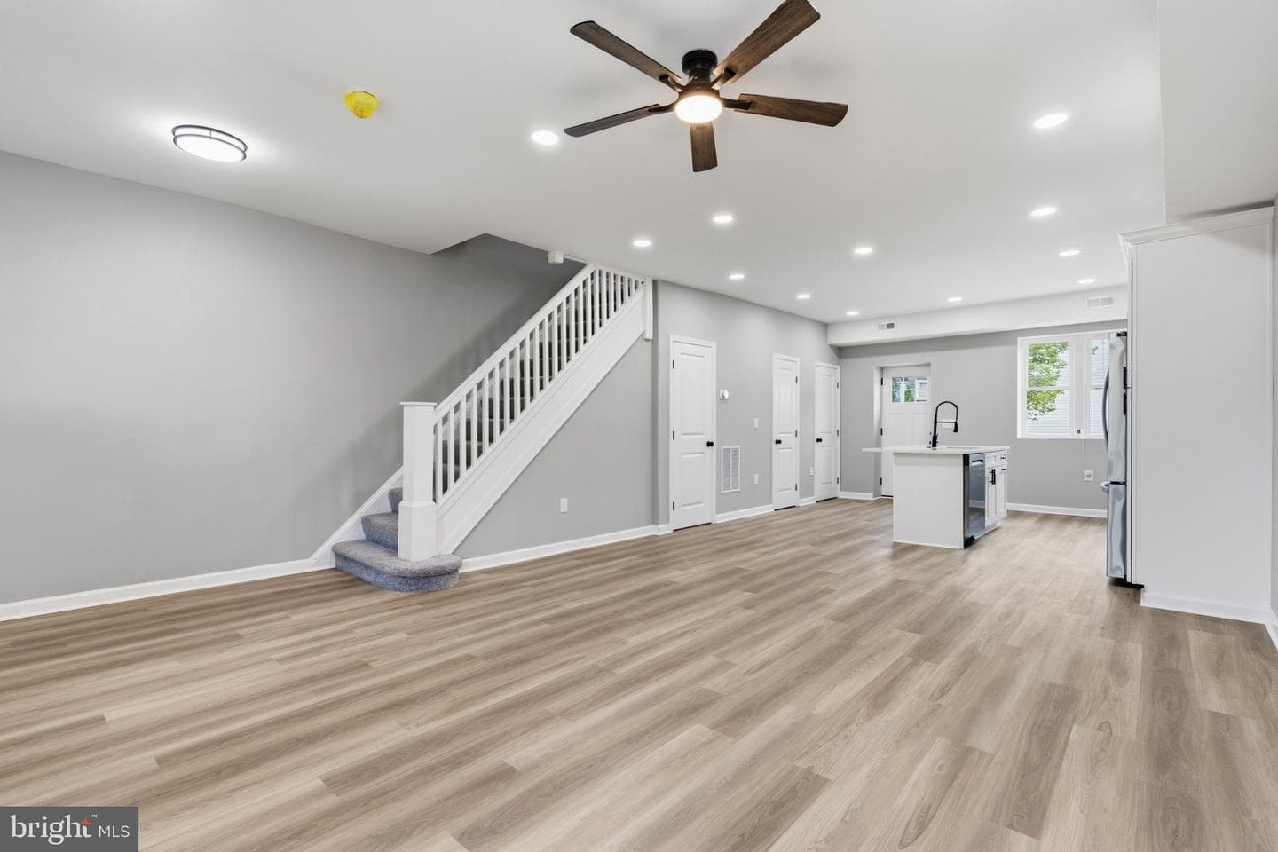 2600 Oswego Avenue photo 8