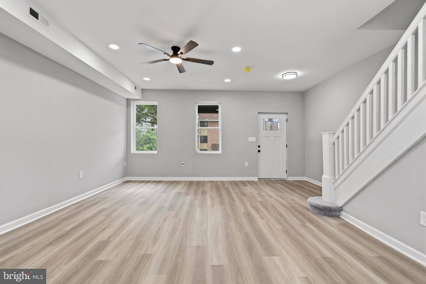 2600 Oswego Avenue photo 9