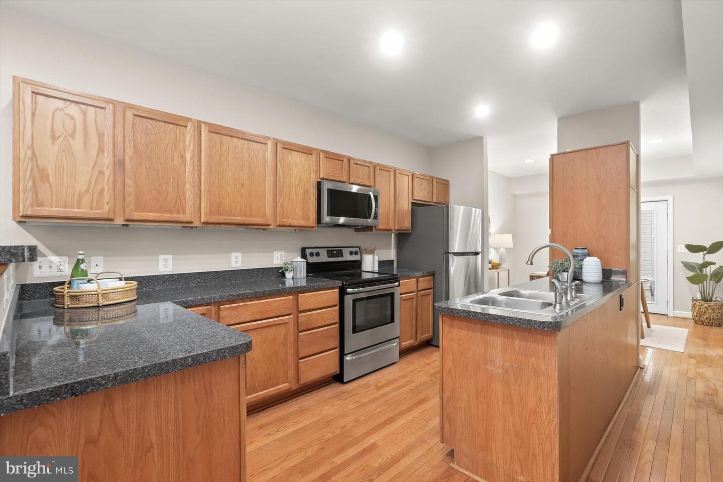 1749 S Hanover Street photo 9